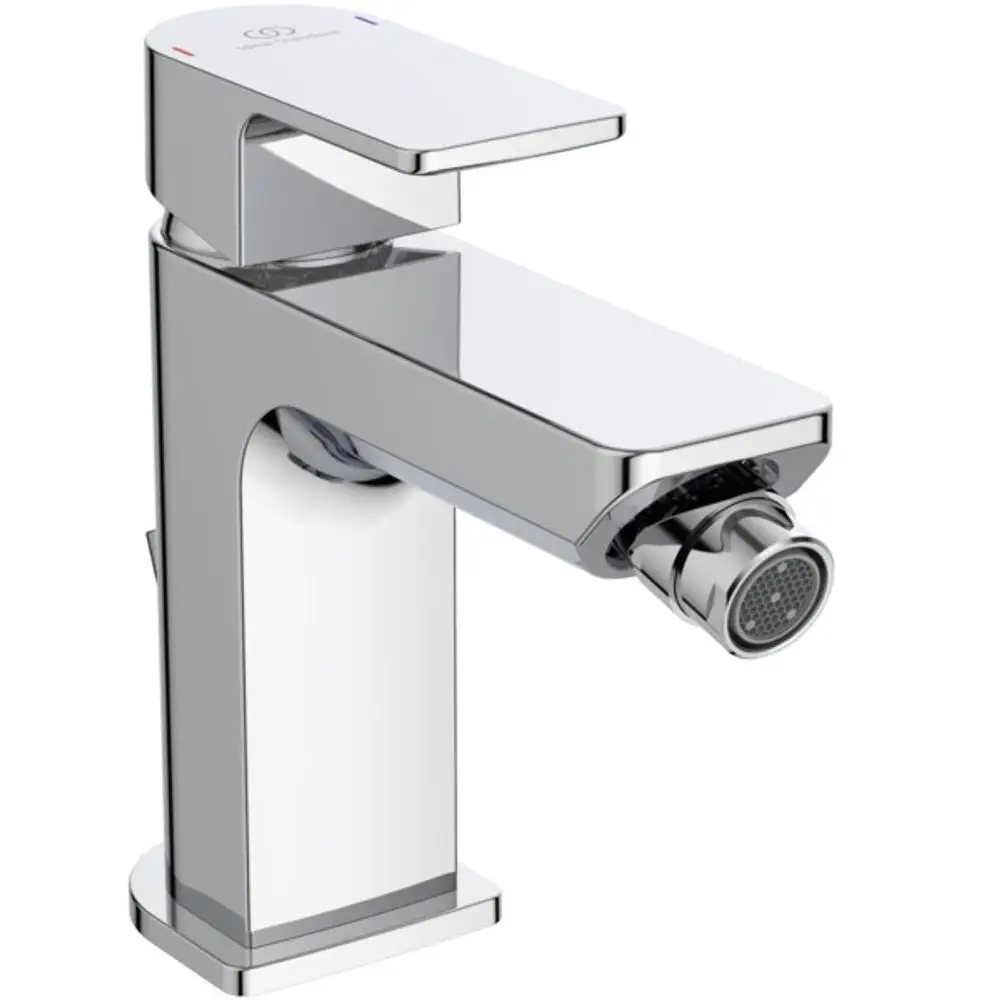 Bidetarmatur in verchromtem Finish von Ideal Standard, mit einem flachen Hebel zur Steuerung des Wasserflusses und einer Auslauföffnung auf der Vorderseite.